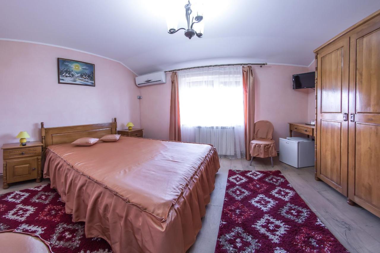 Pensiunea Xinela Baia de Fier Bagian luar foto